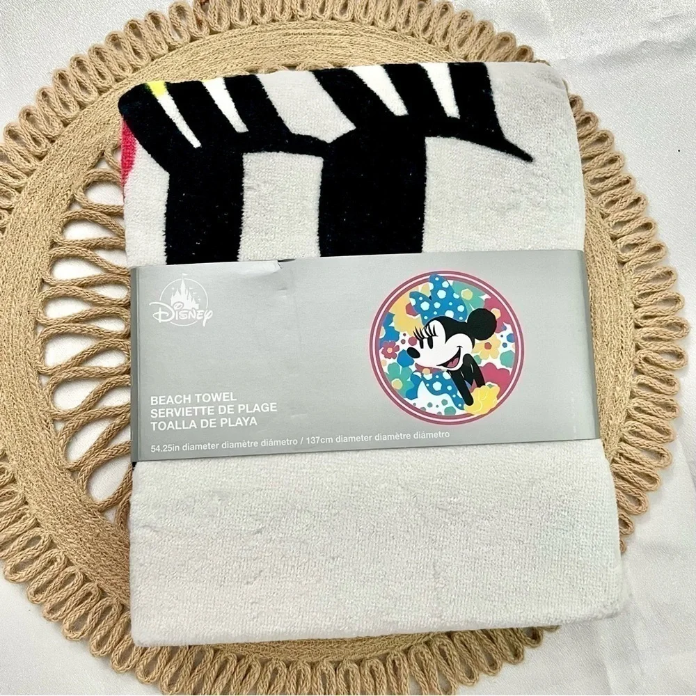 NWT Disney Minnie Mouse Deluxe Beach Towel